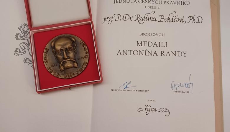 Děkan Radim Boháč oceněn bronzovou medailí Antonína rytíře Randy
